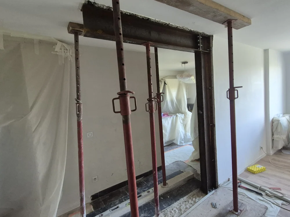 Ouverture de mur porteur a Le Port-Marly 78560 - en cours
