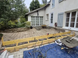 Création d'une terrasse a Saint Nom la Bretèche 78860 - en cours